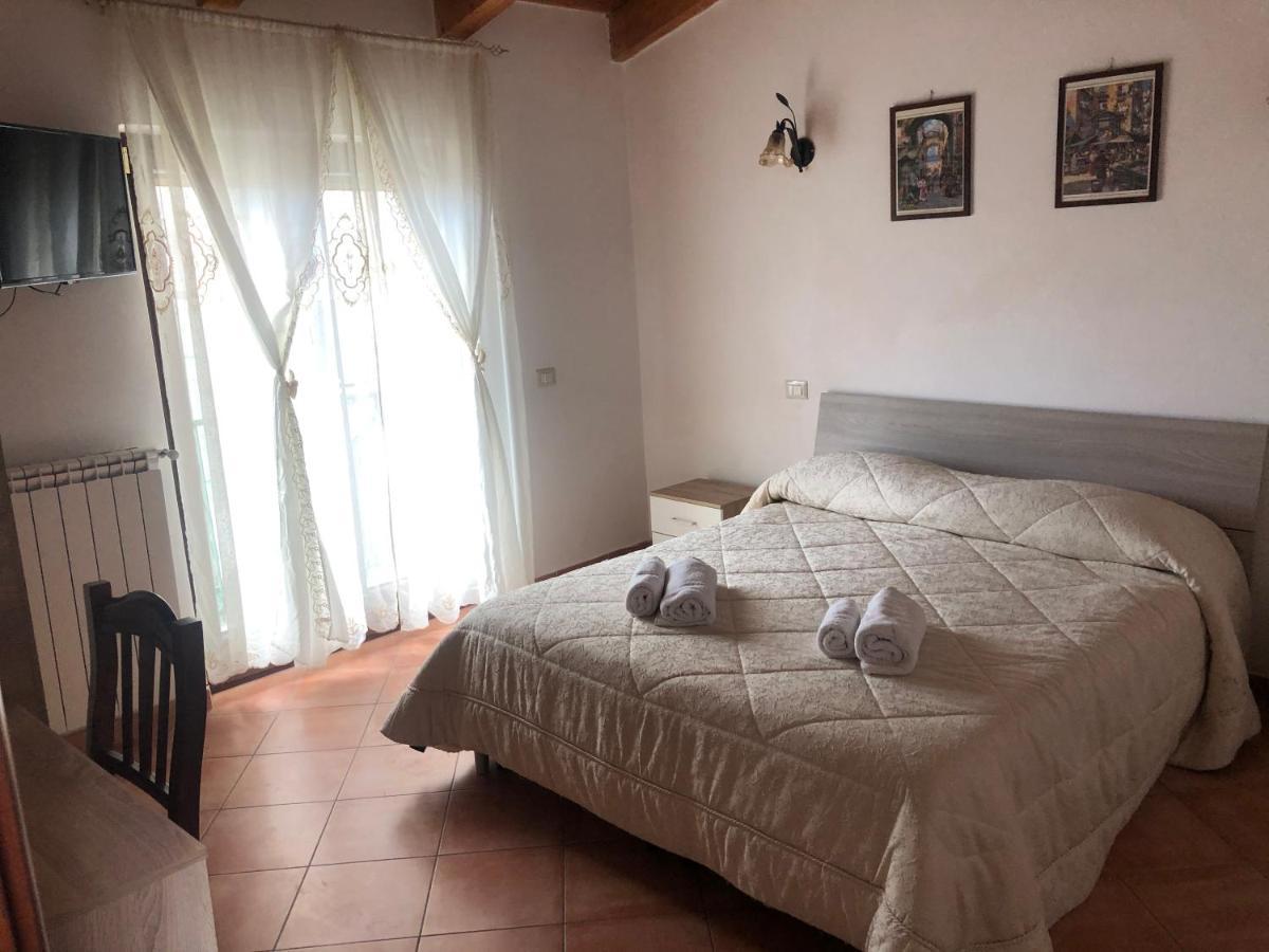 Bed & Breakfast Il Sentiero Аджерола Екстериор снимка